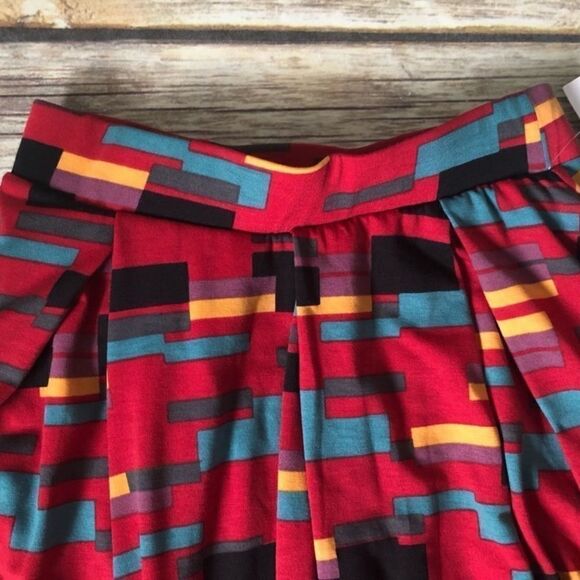 LularoeāMadisonāSkirt - Picture 2 of 5